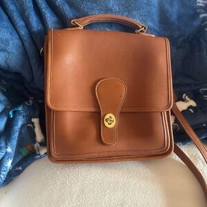 Vintagee Coach (not outlet) Woman’s Shoulder Pocketbook.